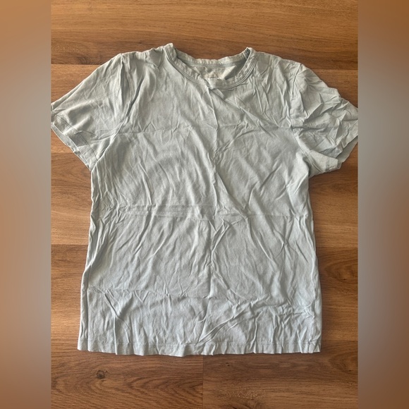 Universal Thread Woman’s Light Blue Basic Tee, Size S- EUC - Picture 2 of 4